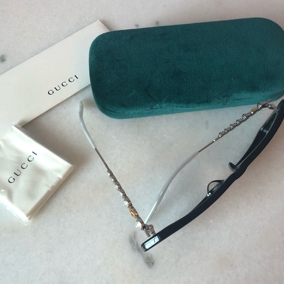 *New* GUCCI AUTHENTIC sunglasses - Picture 9 of 14